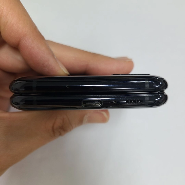 갤럭시Z플립 블랙 256GB U+ 무잔상 중고폰 213685 이미지