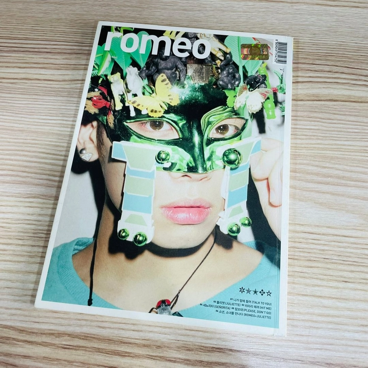 샤이니 SHINee 2nd EP ROMEO 포토북 (종현커버, CD 없음) 이미지