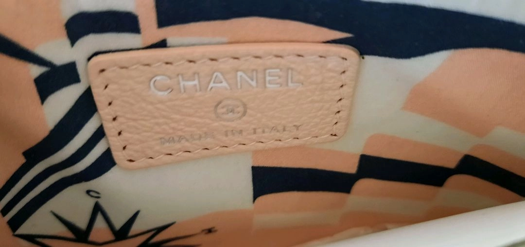 Chanel 클래식 샤넬 미니 O-케이스는 베이지 캐비어 송아지 가죽 정품 이미지