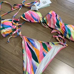 H&M 비키니 여자수영복 이미지
