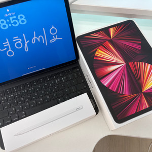 아이패드 프로 11인치 3세대(M1) 2TB 셀룰러 + 애플펜슬 2세대 + 스마트키보드폴리오 이미지