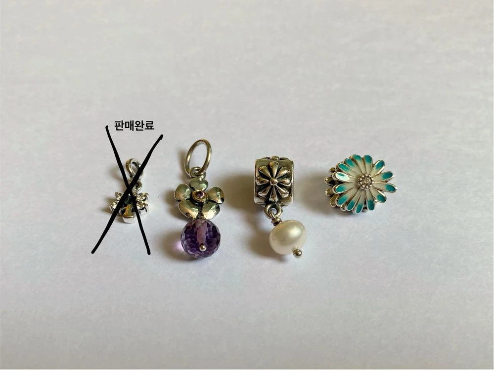 판도라 에센스 팔찌 참 미참 귀걸이 펄포지댕글 판도라 컴포즈 자수정 단종 정리 pandora 일괄 할인 이미지