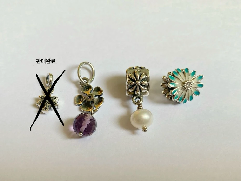 판도라 에센스 팔찌 참 미참 귀걸이 펄포지댕글 판도라 컴포즈 자수정 단종 정리 pandora 일괄 할인 이미지
