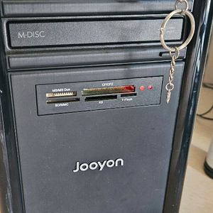 데스크탑 컴퓨터 본체 이미지