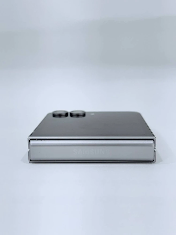 무잔상)갤럭시Z플립6 실버 256GB Y2009 이미지