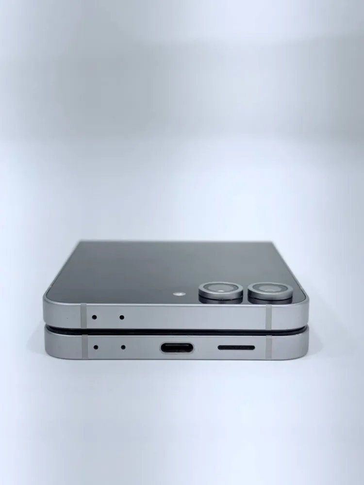 무잔상)갤럭시Z플립6 실버 256GB Y2009 이미지