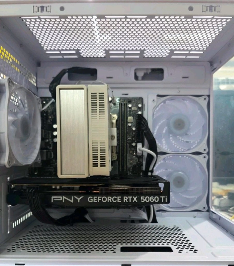 조립PC 인텔i7 PNY RTX 5060 Ti 32GB 1TB 게이밍 PC 본체 - 안심되는 중고거래