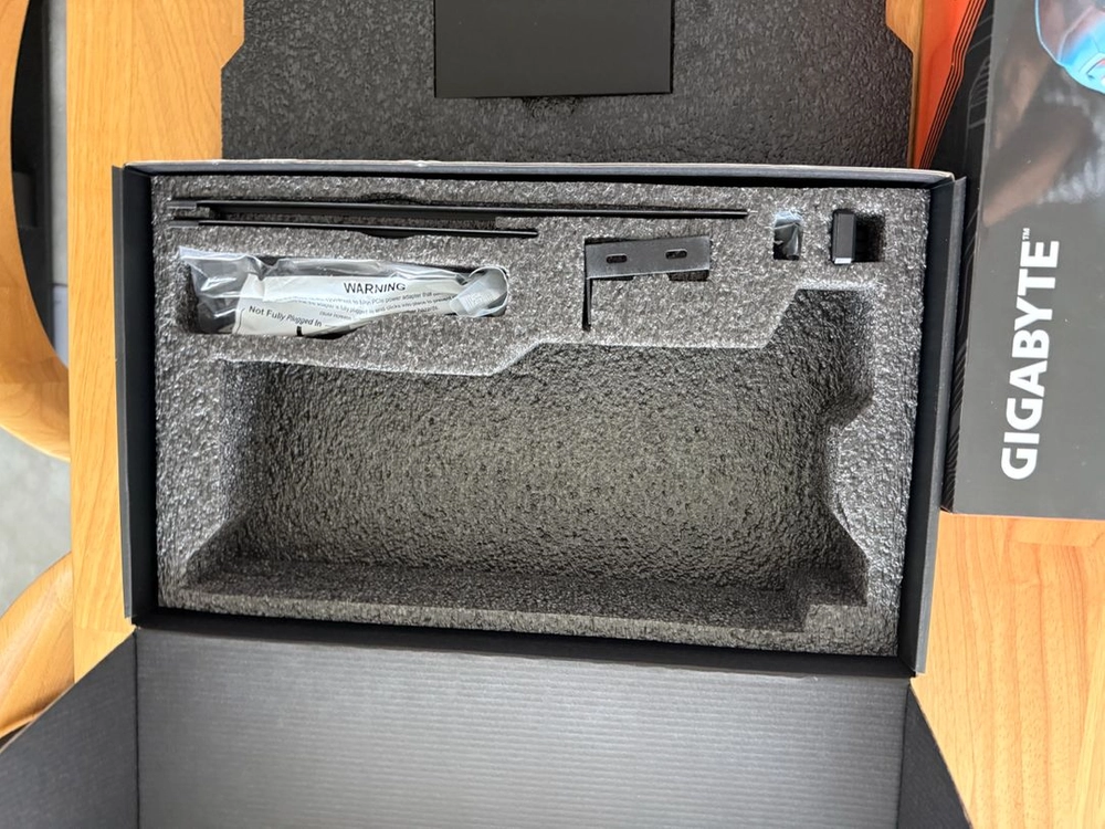 미개봉 기가바이트 RTX 5080 윈드포스 OC 그래픽카드 이미지