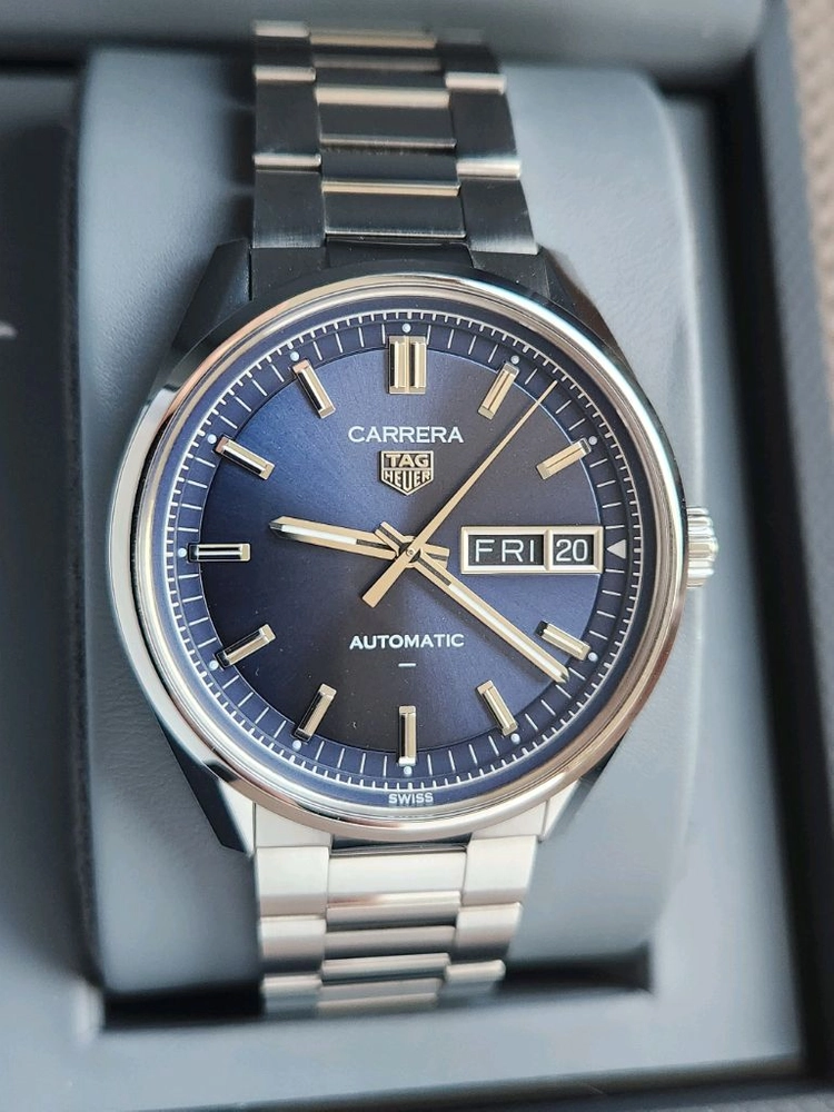 태그호이어 까레라 최신형 무브 41mm 데이데이트 오토매틱 풀셋 - 안심되는 중고거래