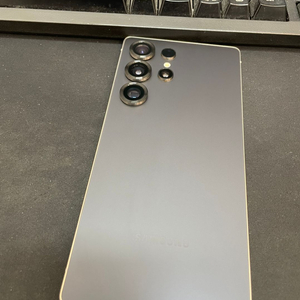 갤럭시S25울트라 블랙 256GB 무잔상 상태좋은 중고110만2천팝니다 이미지