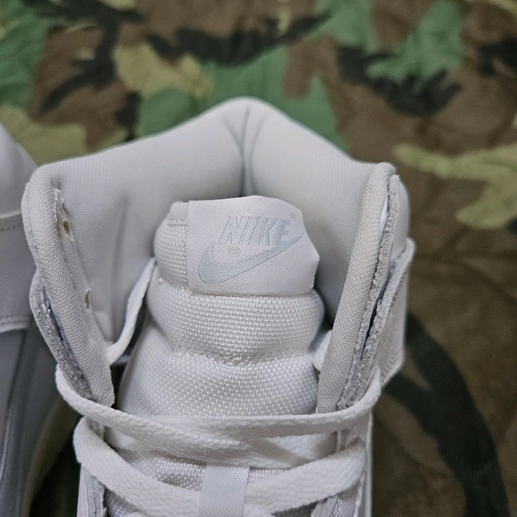 Nike Dunk Hi SP Pure Platinum 나이키 덩크 하이 스페셜 플래티넘 이미지