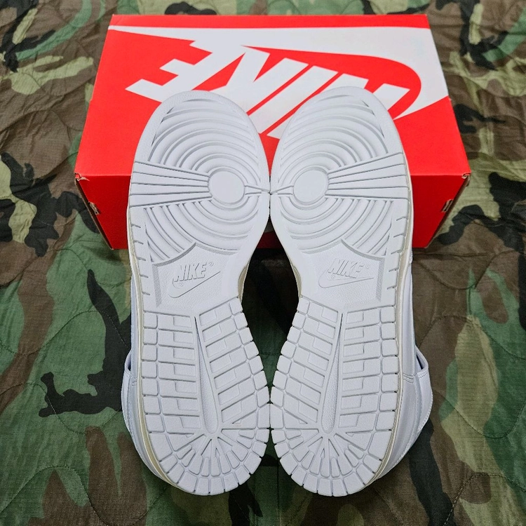 Nike Dunk Hi SP Pure Platinum 나이키 덩크 하이 스페셜 플래티넘 이미지