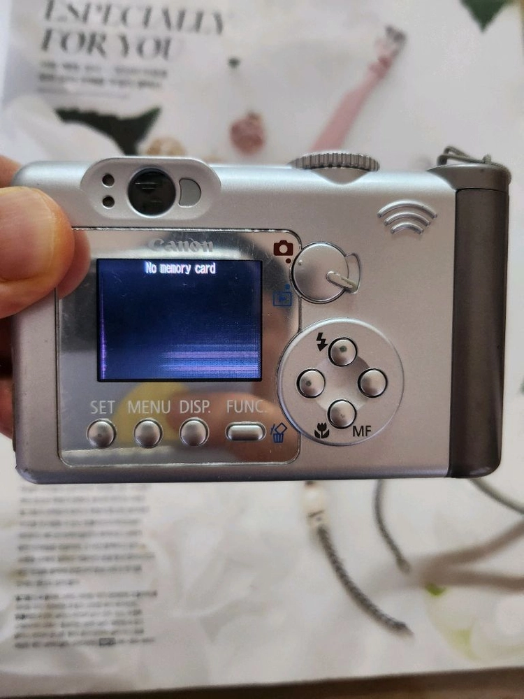 캐논 파워샷 A70 은색 디지털 카메라 이미지
