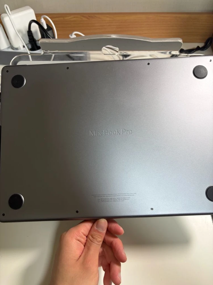 맥북 Pro M1 Pro 14인치 16GB 이미지