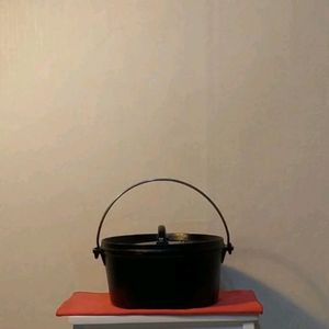 (중고)콜맨 무쇠냄비 팝니다.(24cm) 이미지