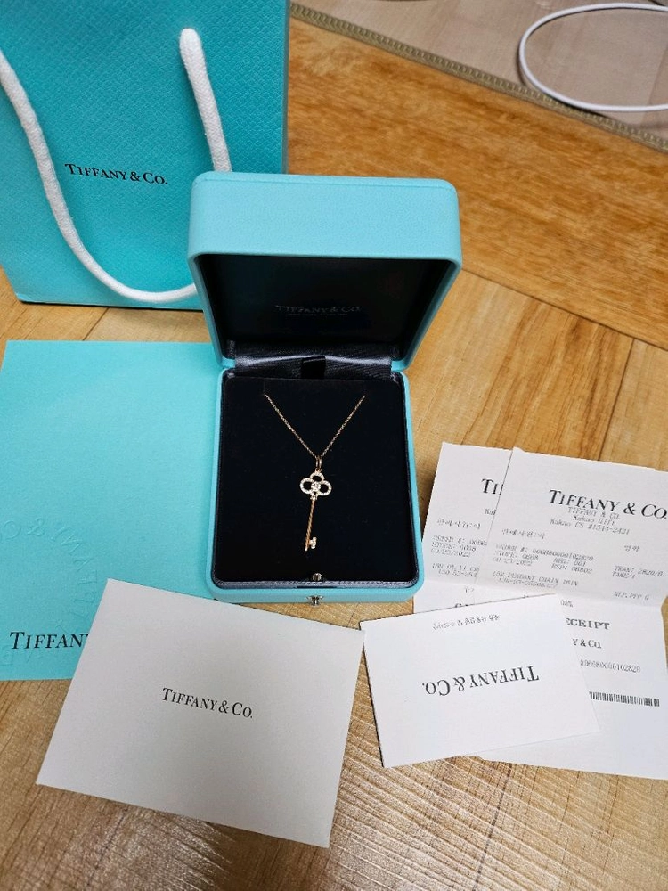 티파니 크라운 키18k 골드 열쇠 목걸이 이미지