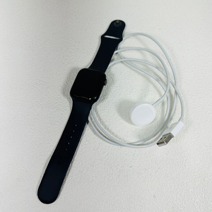 애플워치8 41MM 블랙색상 판매해요. 외관S급+충전기포함 이미지