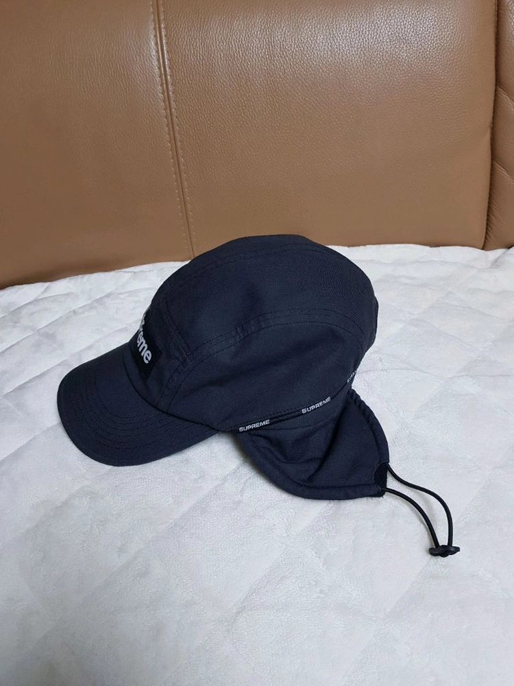 슈프림 패커블 이어플랩 캠프캡 모자 블랙 22FW 이미지