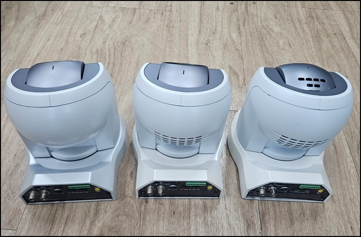 소니(SONY) BRC-300 중고 PTZ 원격 제어 카메라 3대 + 전용 브라켓 세트 일괄 판매 이미지