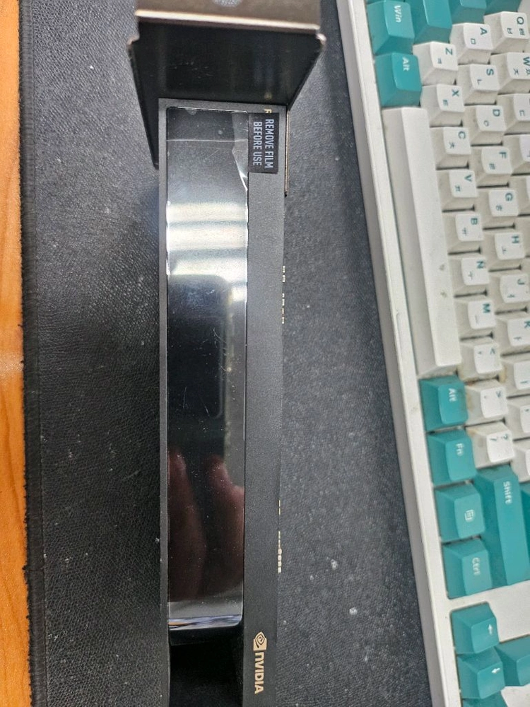 RTX A2000 12gb 이미지