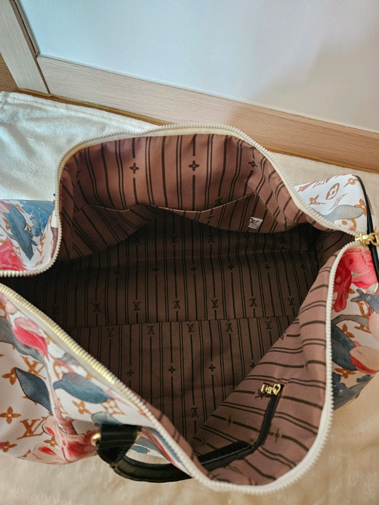 루이비통 여행용 가방 판매해요 이미지