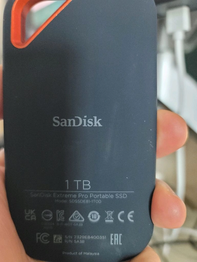 샌디스크 E81 Extreme Portable 외장 SSD 1TB 이미지