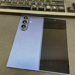 갤럭시Z폴드7 블루 256GB 무잔상 상태좋은 중고154만3천팝니다 이미지