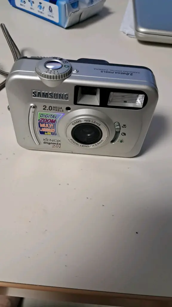 컴팩트 디지털카메라 이미지