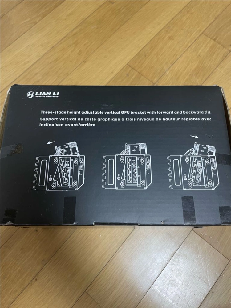 리안리 4 Slots Vertical GPU Kit V4 (PCIe 5.0) 이미지
