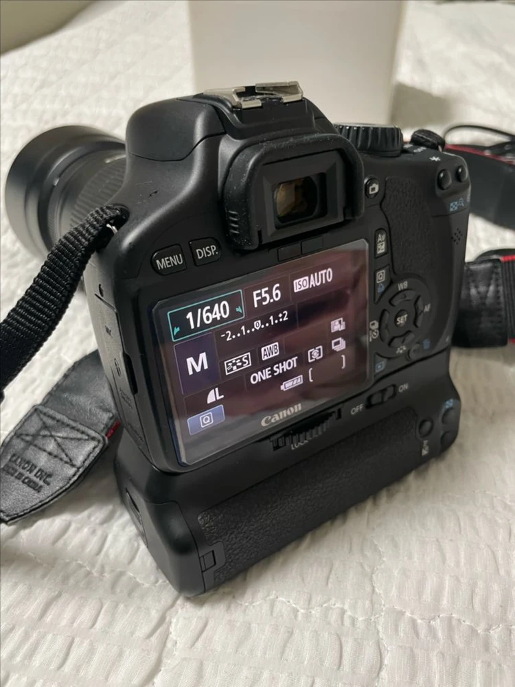 캐논 EOS 550D 망원 풀세트 판매(55-250mm STM 망원 렌즈 + 세로그립) 이미지