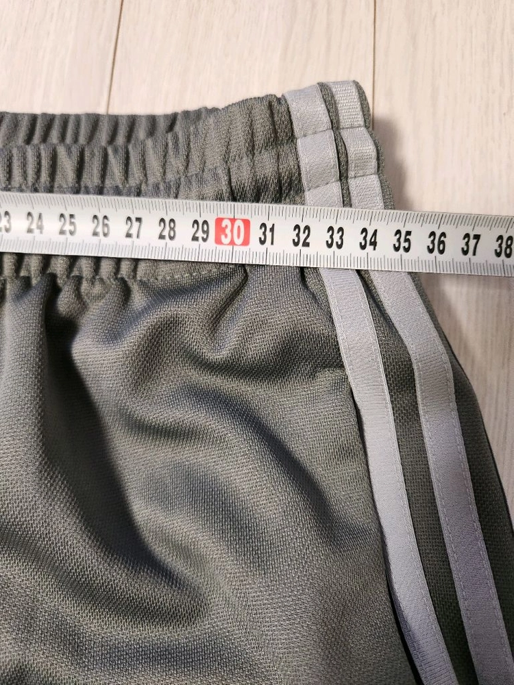 새상품급) 아디다스 로고 트레이닝 조거 팬츠 그레이 실버 사이즈s사이즈s인데 실측 사이즈 참조 해주세요^^여러 중고 이미지