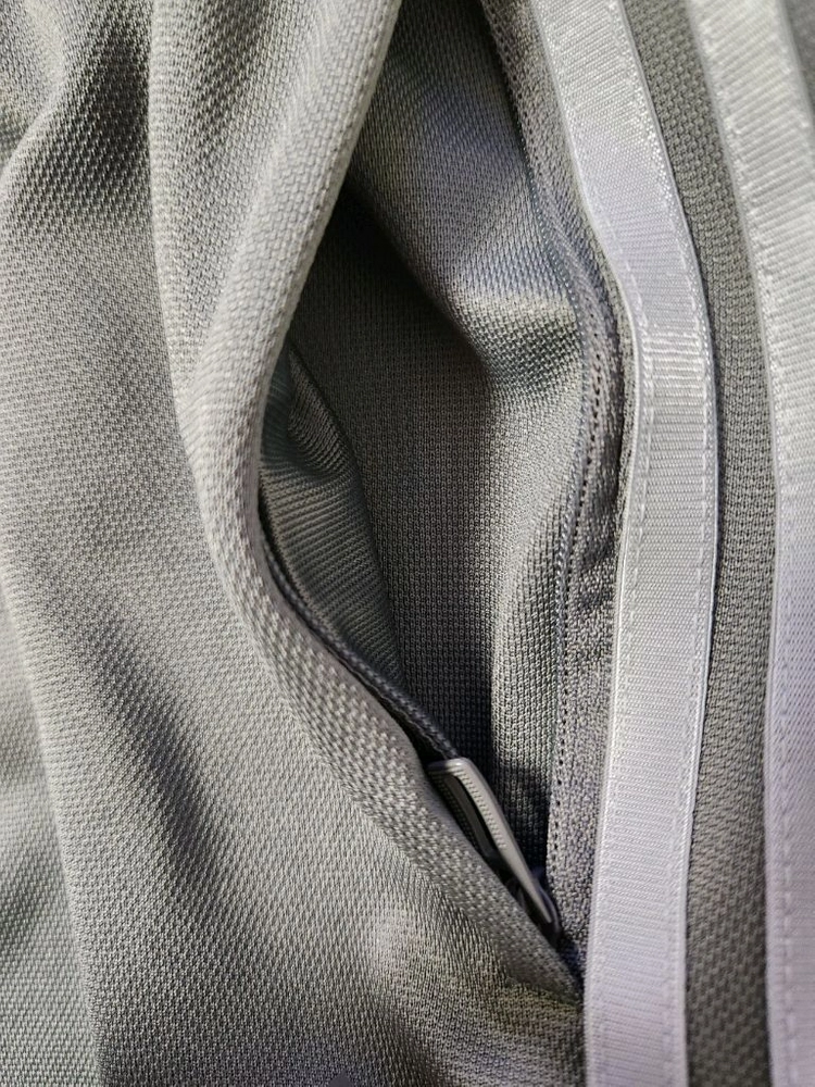 새상품급) 아디다스 로고 트레이닝 조거 팬츠 그레이 실버 사이즈s사이즈s인데 실측 사이즈 참조 해주세요^^여러 중고 이미지
