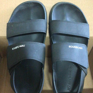 뉴발란스 샌들 250 이미지