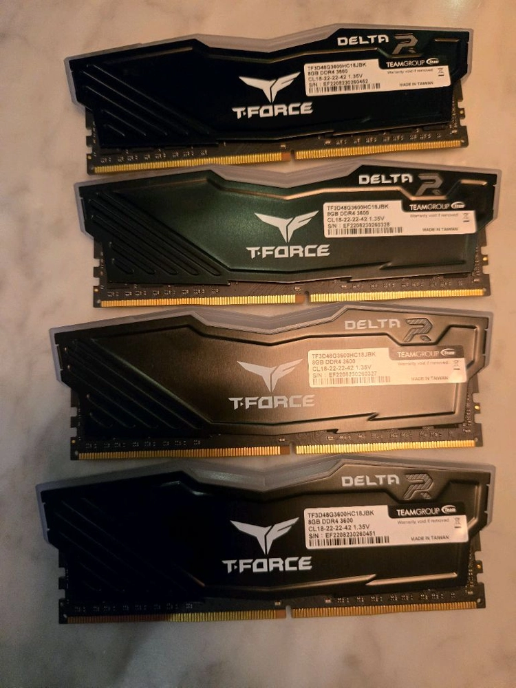 팀그룹 T-FORCE DELTA DDR4 3600 8GB 램 4개 이미지