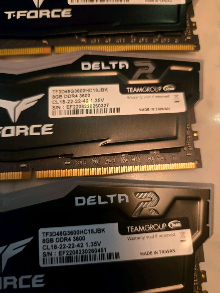팀그룹 T-FORCE DELTA DDR4 3600 8GB 램 4개 이미지