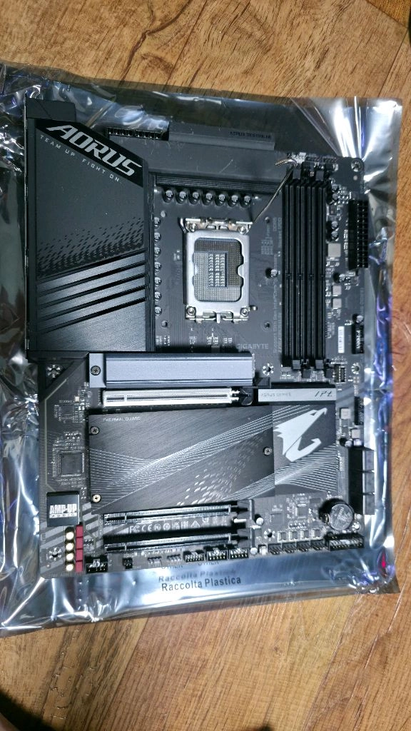 인텔 i7 13700k + 기가바이트 Z790 AORUS ELITE 어로스 엘리트 이미지