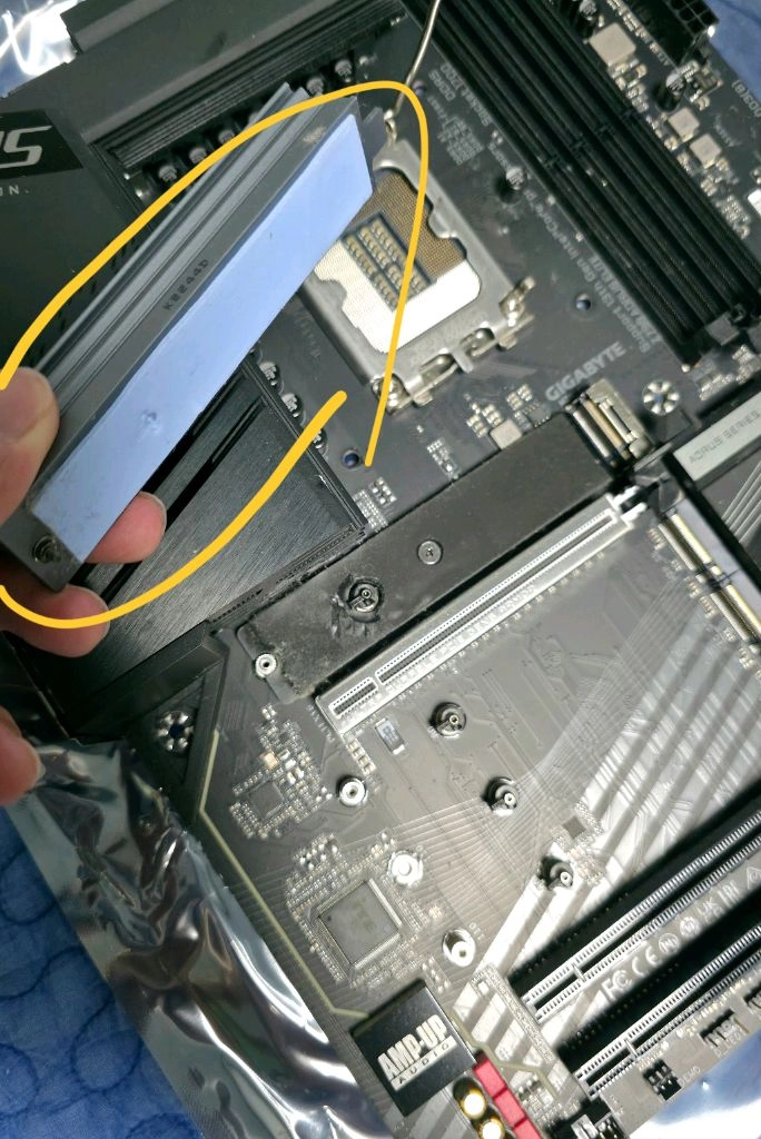 인텔 i7 13700k + 기가바이트 Z790 AORUS ELITE 어로스 엘리트 이미지