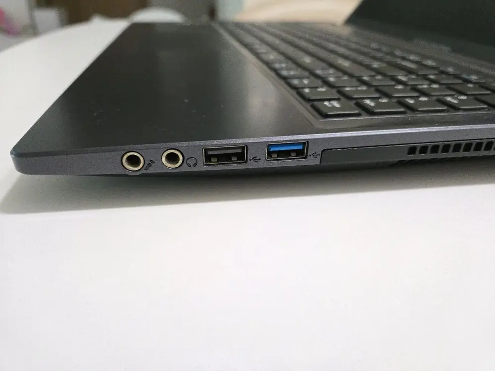 한성 보스몬스터 게이밍 노트북(i7-7600, GTX1050Ti, 새 배터리교체) 이미지