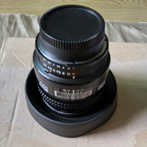 니콘렌즈 85mm1.8 D 렌즈 이미지