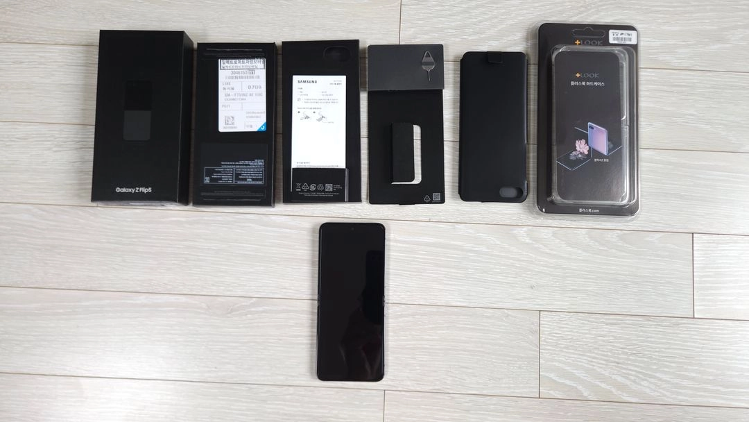 삼성 갤럭시 Z 플립5 512GB 블랙 올갈이 풀박스 비닐도 안땐 제품 서울 건대입구 직거래 이미지