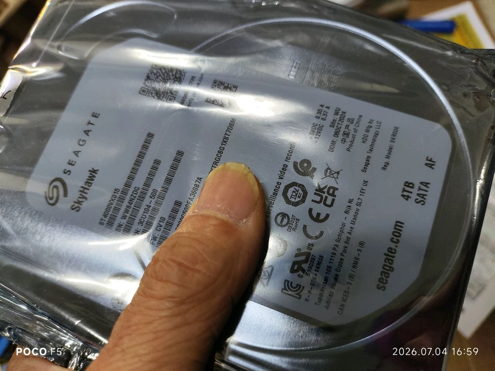 Seagate SkyHawk 4TB 하드디스크 새 제품 이미지