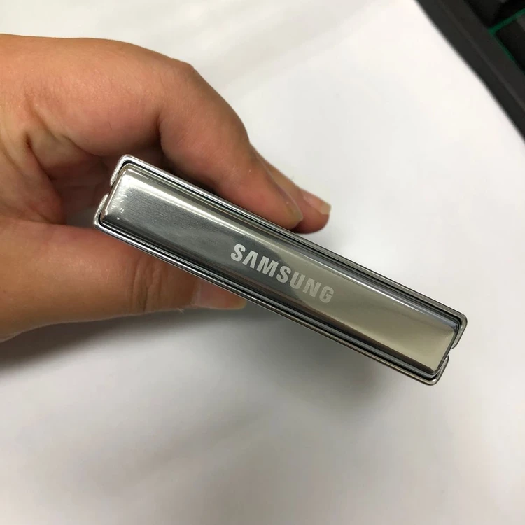 .갤럭시 Z플립5 512GB 민트 KT 무잔상 중고폰 기능정상 213367 이미지