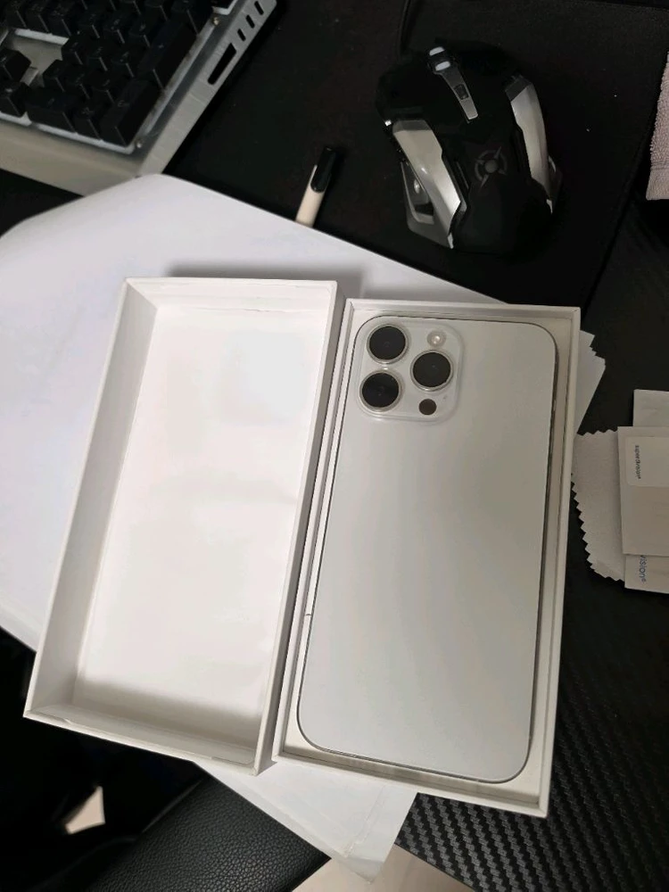 아이폰 15 프로맥스 256GB 화이트 이미지