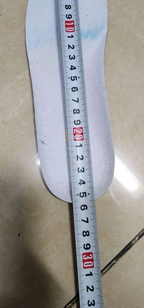 엠포리오 아르마니 엠보로고 스니커즈 250 이미지