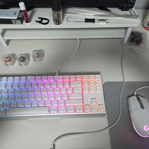 체리 mx board 3.0s tkl rgb 화이트 갈축 판매합니다. 이미지