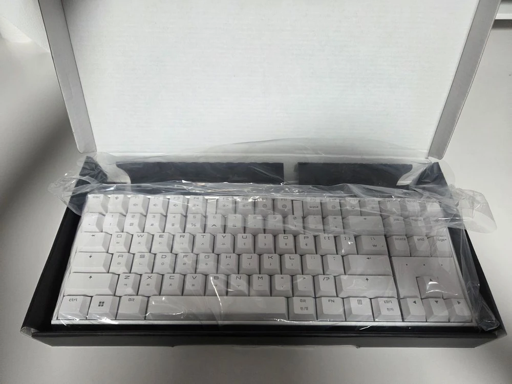 체리 mx board 3.0s tkl rgb 화이트 갈축 판매합니다. 이미지