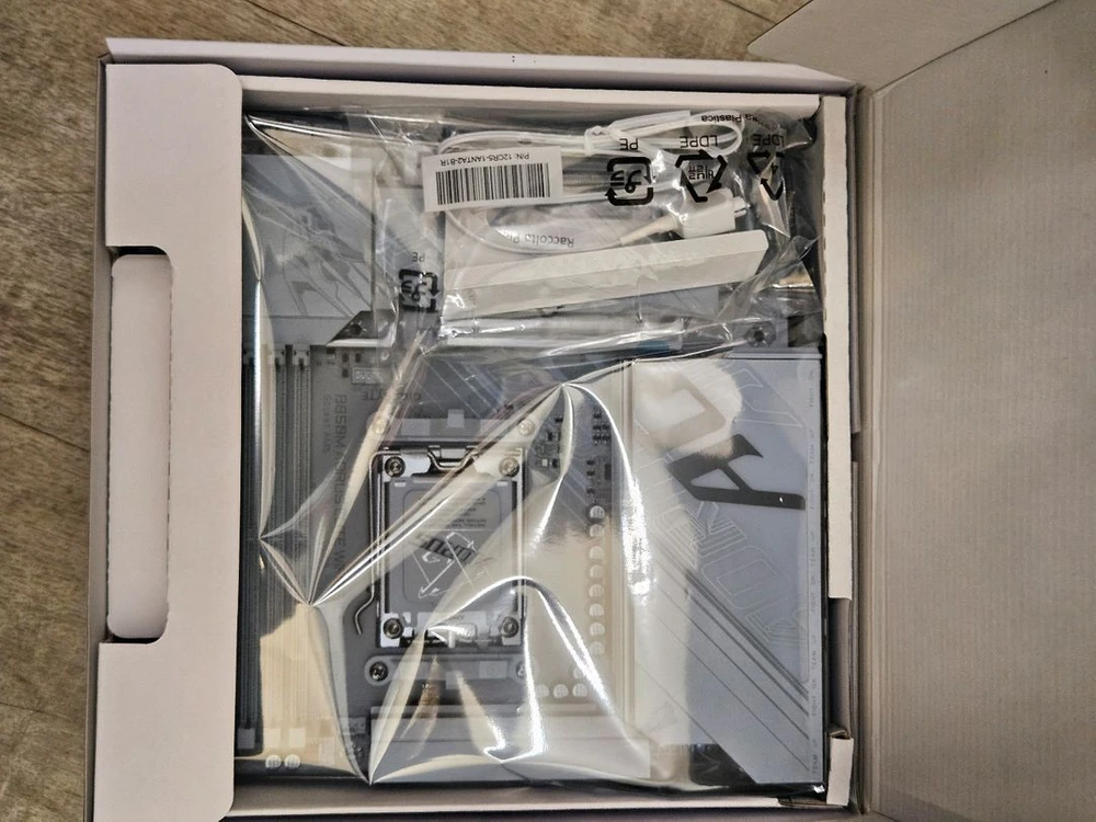 기가바이트 B850M AORUS ELITE WIFI6E ICE 미개봉 이미지