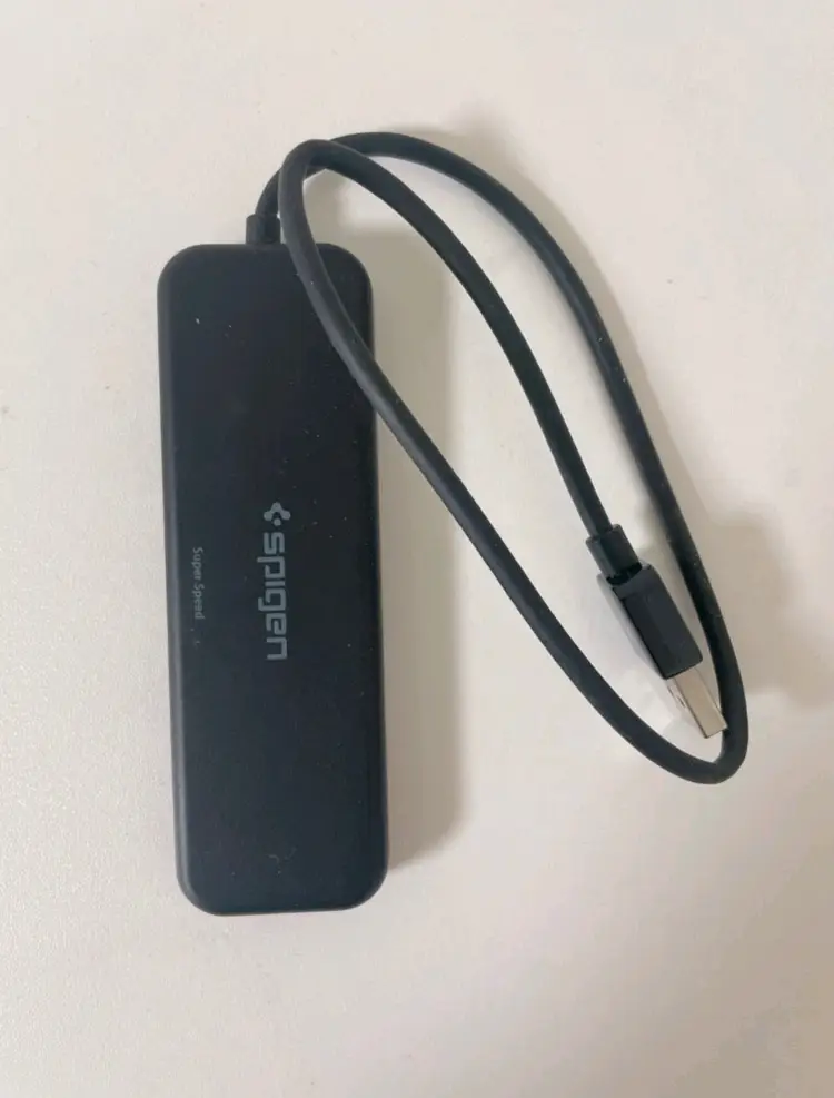 슈피겐 에센셜 4포트 USB 3.2 허브 F101 이미지