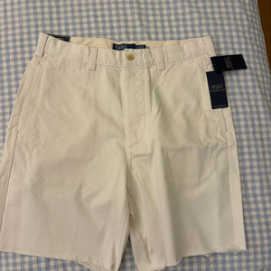 폴로 빅치노 화이트반바지 이미지