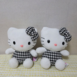 [새상품]산리오 헬로키티 하운드체크 블랙 중형 인형 25cm(opp포장 가능) 이미지